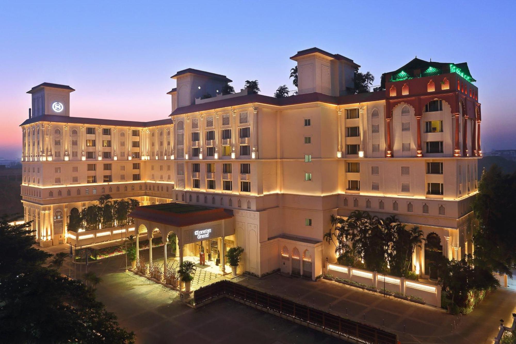 Sheraton Grand Pune Bund Garden Hotel Exterior photo