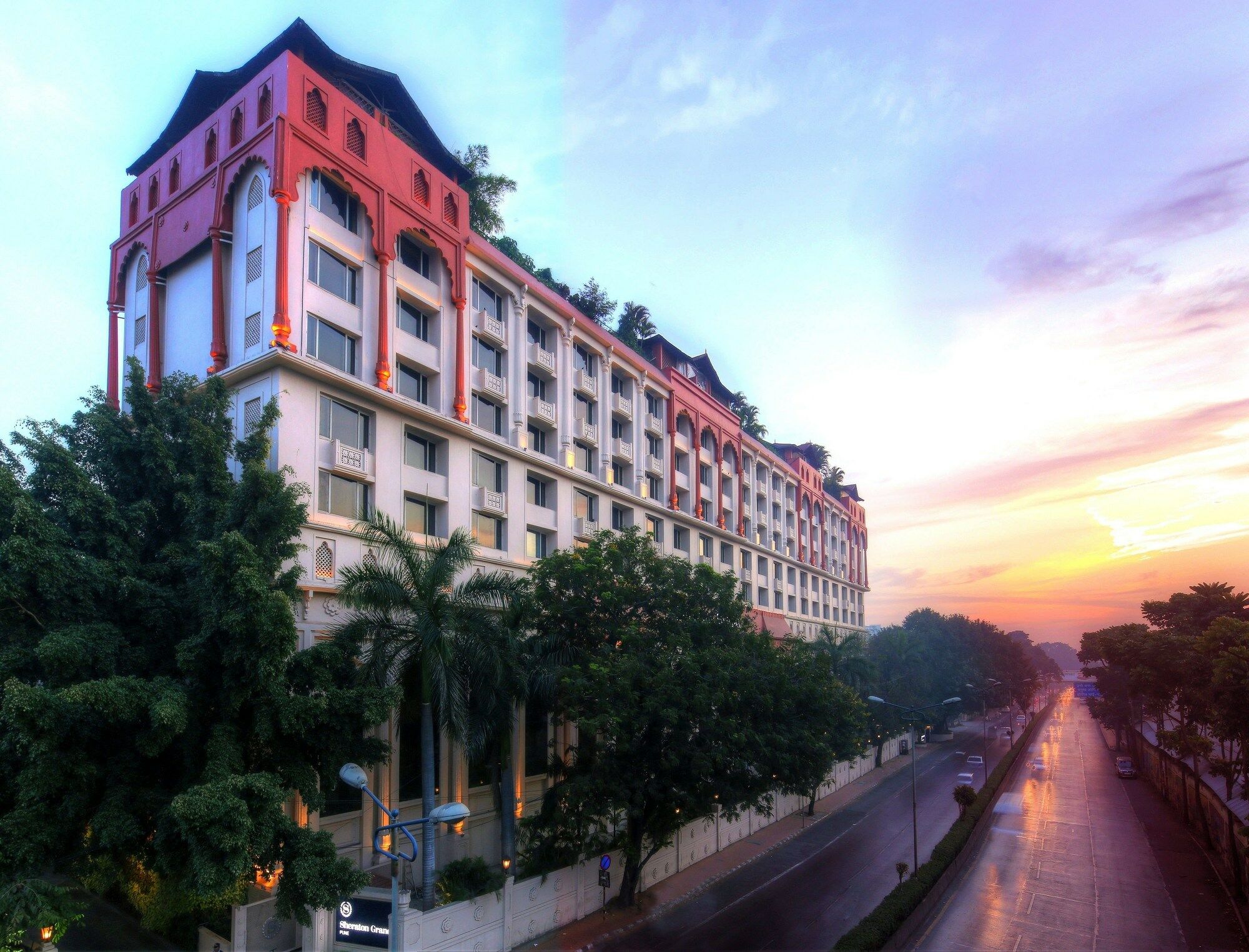 Sheraton Grand Pune Bund Garden Hotel Exterior photo